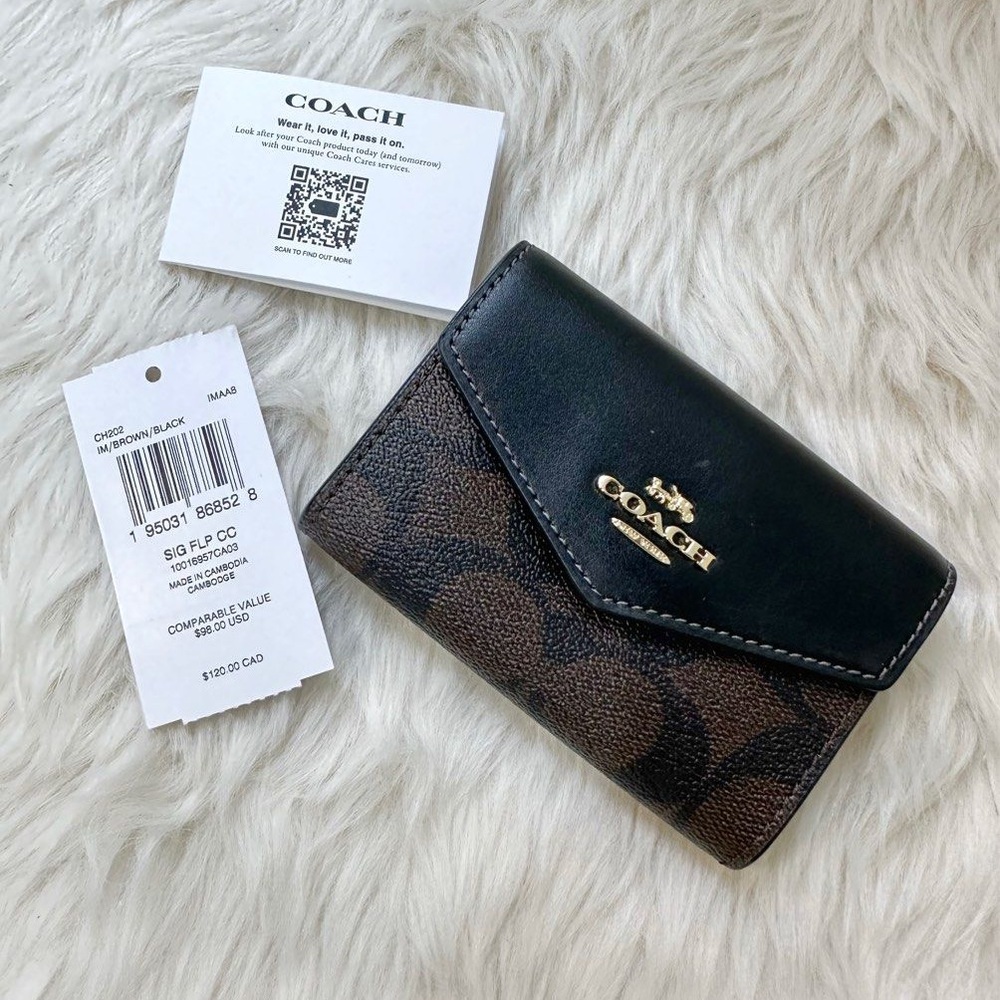 Coach flap card case nwt